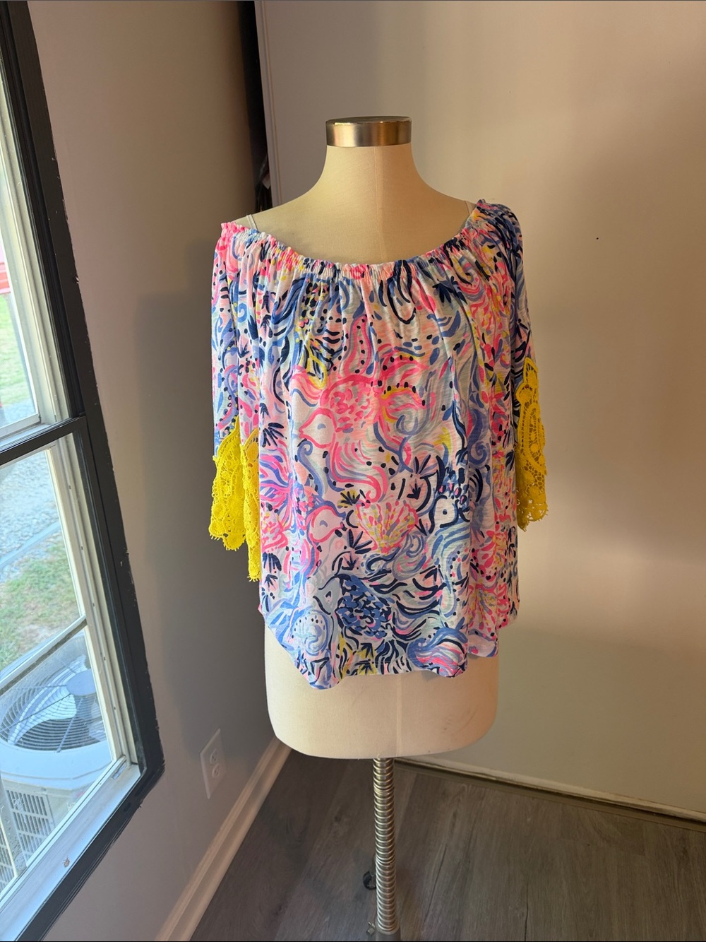 Lilly Pulitzer Multicolor Floral Off-Shoulder Top with Yellow Lace Sleeves large